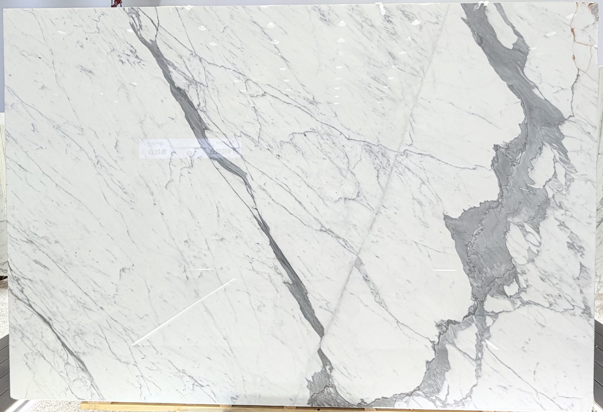 Honed Statuario Natural Marble Slab. Code: MS103419 - Image 4